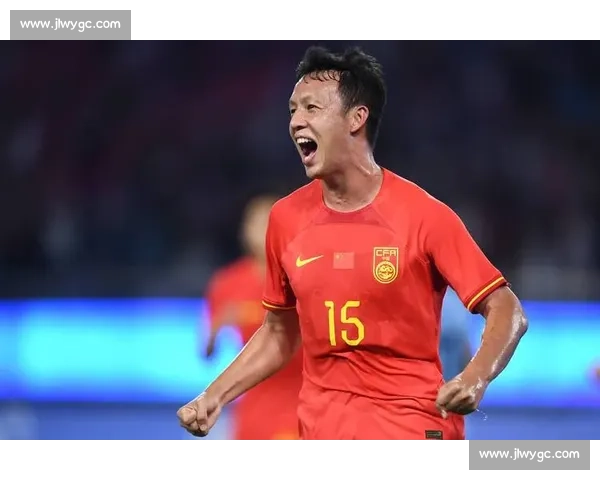 高天意回归国足获赞！位置调整或成爆发关键，杨翼力挺其战术适配性